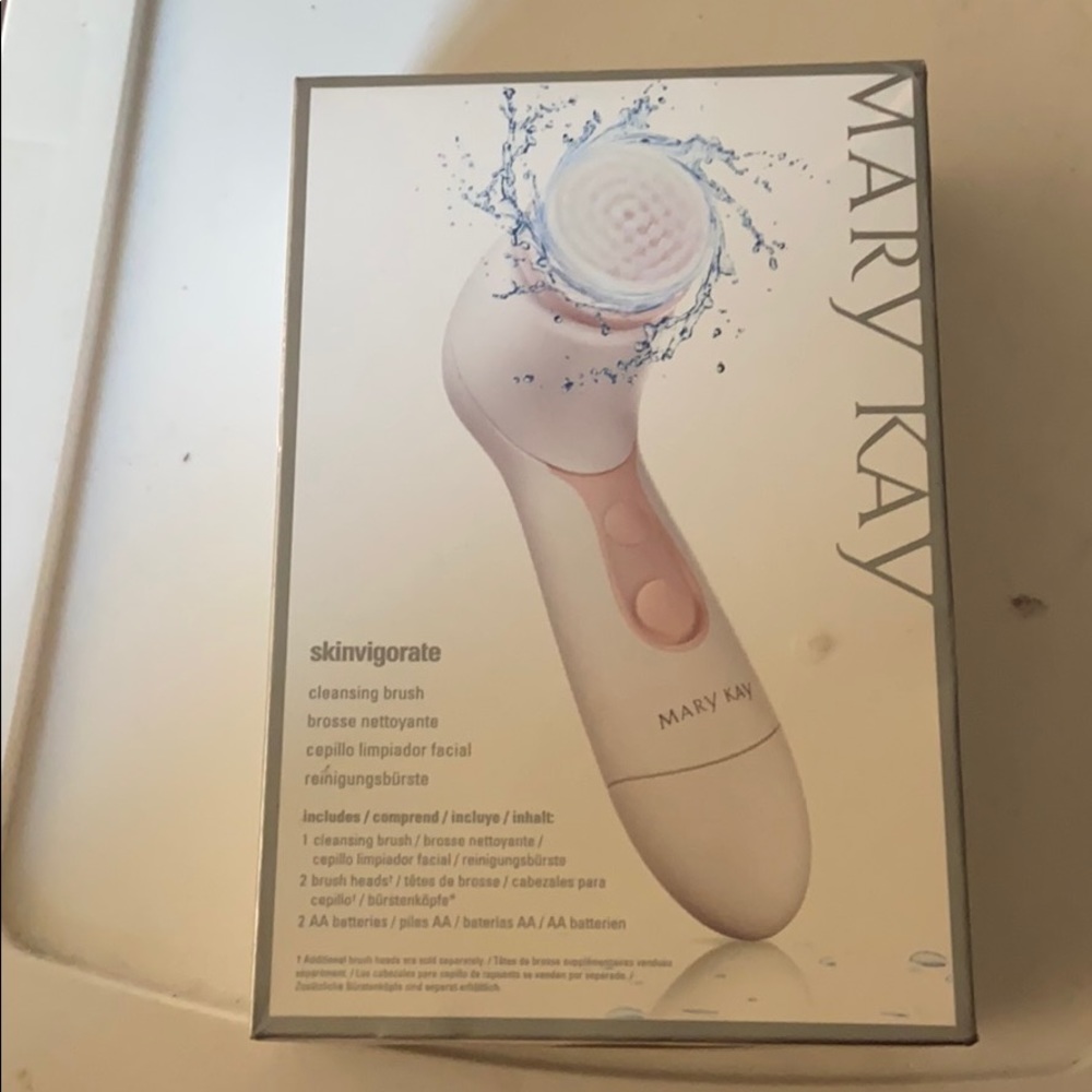 Mary Kay Cleansing Brush